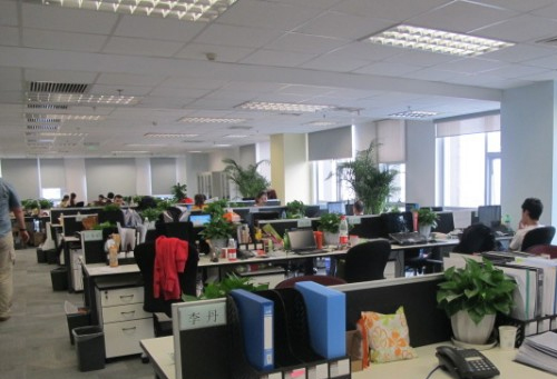 電動(dòng)、光伏電控內(nèi)置遮陽(yáng)百葉中空玻璃制品與全內(nèi)置光動(dòng)百葉中空玻璃技術(shù)對(duì)比及高端建筑遮陽(yáng)系統(tǒng)選型權(quán)威指南:中空玻璃